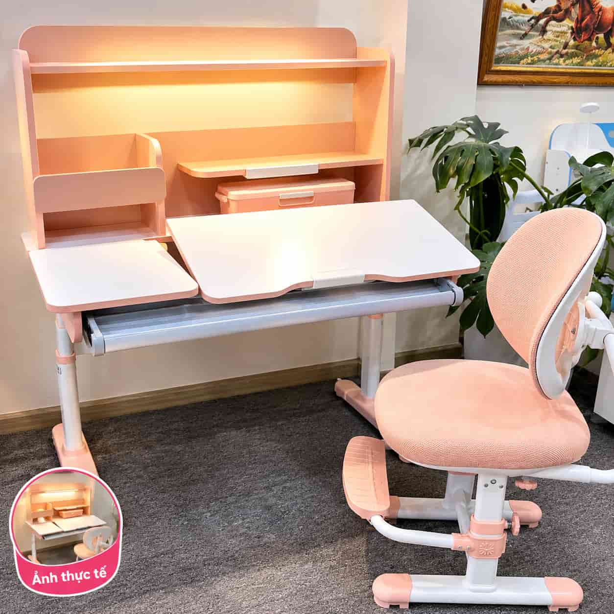 Hình ảnh thực tế bộ bàn ghế học sinh chống gù ZX02 màu hồng